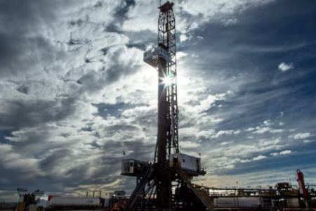 Crisis del petróleo entre Irán y Venezuela: ¿qué se juega Argentina en un mercado cada vez más volátil?