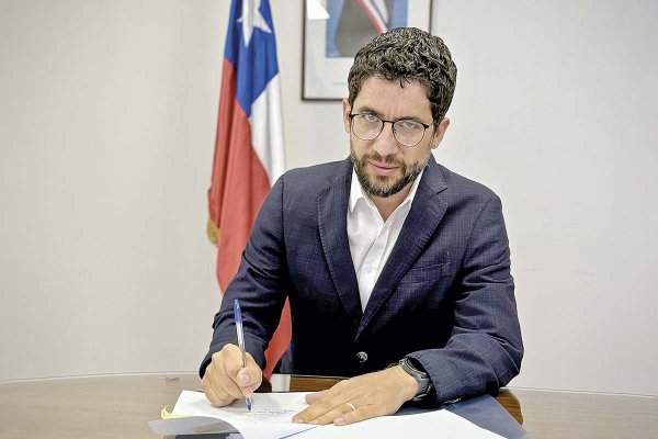 Giorgio Boccardo, ministro del Trabajo: Con la negociación multinivel “cada sector productivo podría establecer su propio salario mínimo”