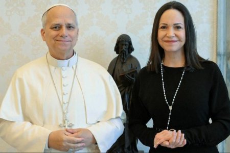 Papa León se reúne con la líder opositora venezolana María Corina Machado en el Vaticano