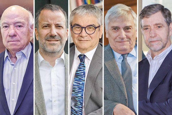 <p>Vittorio Corbo (expresidente 2003-2007), Pablo García (exvicepresidente 2022-2024), Mario Marcel (expresidente 2016-2022), Manuel Marfán (exvicepresidente 2010-2013) y Joaquín Vial (exvicepresidente 2018-2022). Fotos: Verónica Ortiz y Julio Castro.</p>