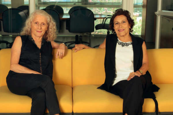 <p>Ilse e Isabel Hoffens. La primera es gerente general de la empresa Hoffens. </p>