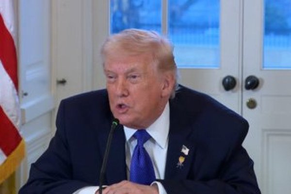 <p>Ahora en DF | Trump reclama a OTAN que urja a Dinamarca a rechazar la presencia china y rusa en Groenlandia</p>
