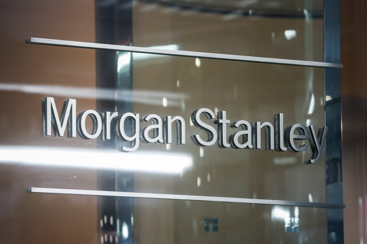 <p>Morgan Stanley supera las previsiones de banca de inversión por su endeudamiento</p>