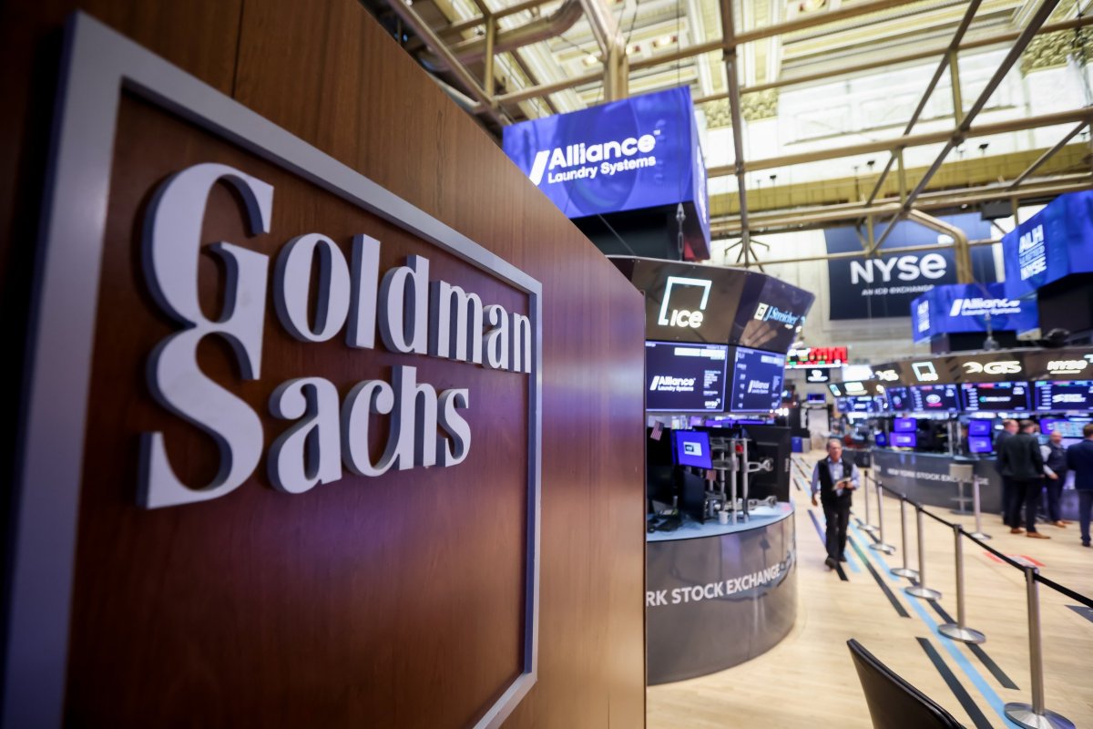 <p>Operadores de acciones de Goldman recuperan la corona de Wall Street tras récord en trading</p>