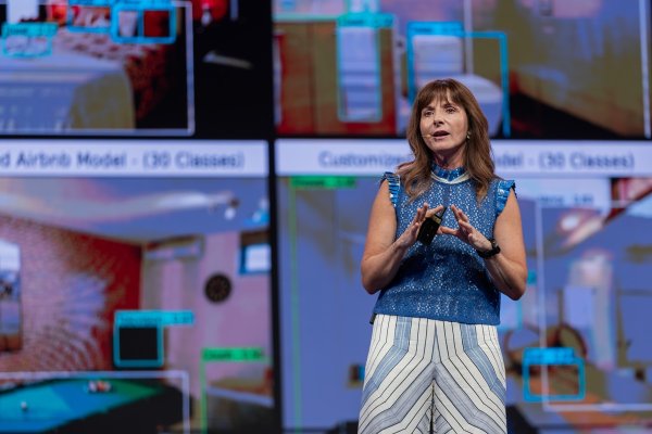 María "Cuky" Pérez en Congreso Futuro: “¿Elegimos el contenido o simplemente aceptamos una predicción?”