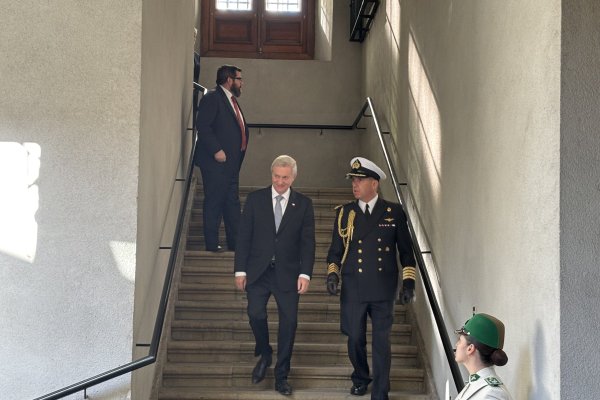 <p>En medio de tensiones, Kast se reúne con Boric y pone en dudas avance de sala cuna y el sistema que reemplaza al CAE antes del cambio de Gobierno</p>