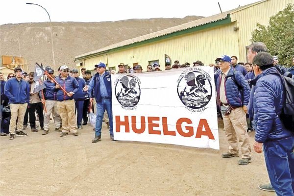 <p>Dirección del Trabajo constató reemplazo ilegal de trabajadores en huelga en mina Mantoverde</p>