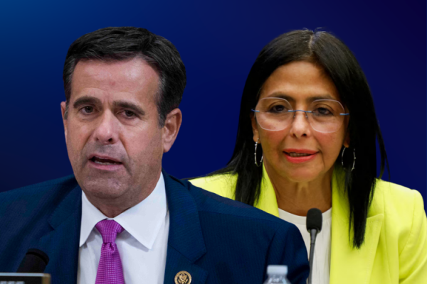 <p>Director de la CIA se reúne con Delcy Rodríguez en Venezuela, mientras Trump estaba con Machado</p>