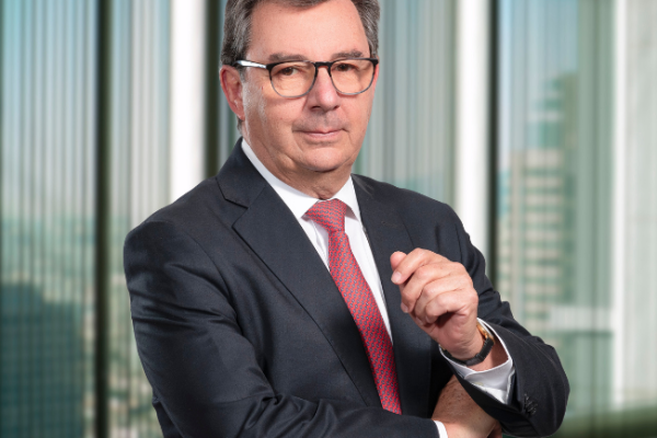 Abogado Fernando Barros surge como carta para el ministerio de Defensa del gobierno de Kast