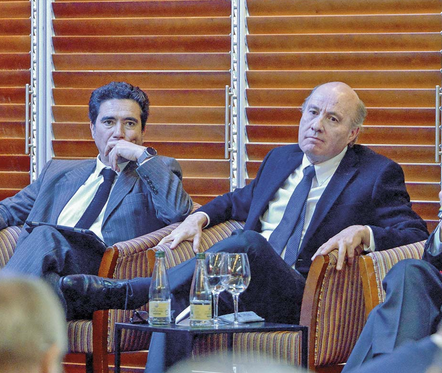 <p>Briones reaparece en la “Moneda Chica” y entrega a Quiroz paquete de cambios para destrabar la permisología</p>