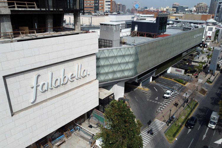 <p>Falabella anuncia inversiones históricas por US$ 900 millones en 2026: un 55% irá a mejora de espacios físicos existentes</p>