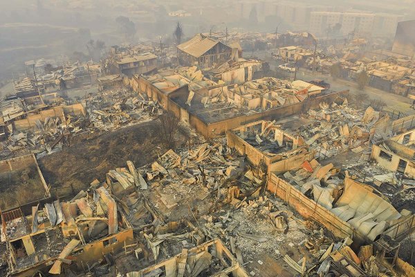 <p>Entre Biobío y el Ñuble ya se contabilizan más de 320 viviendas destruidas. Foto: Aton Chile</p>