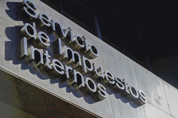 <p>Los principales candidatos que asoman para dirigir el SII en el Gobierno de Kast</p>