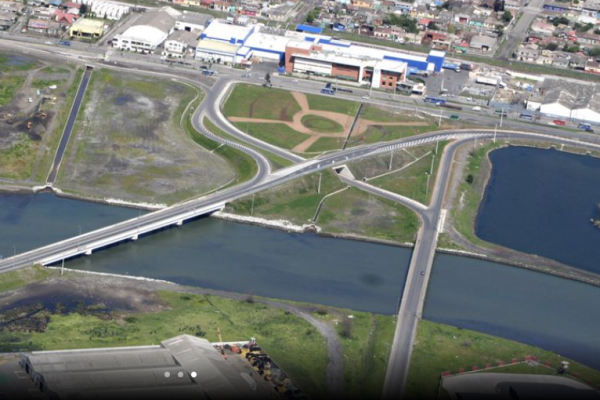 <p>"Absolutamente impresentable": Seremi de OOPP del Biobío critica a concesionaria de autopista que no subió barreras de peaje durante la emergencia</p>