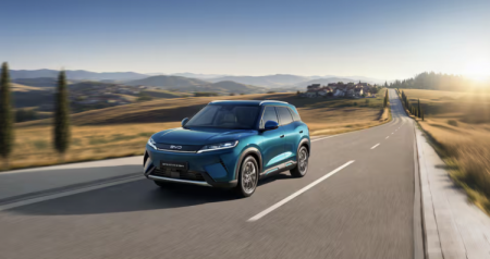 Embarque inédito en Argentina: llegan 5.000 autos eléctricos e híbridos chinos BYD