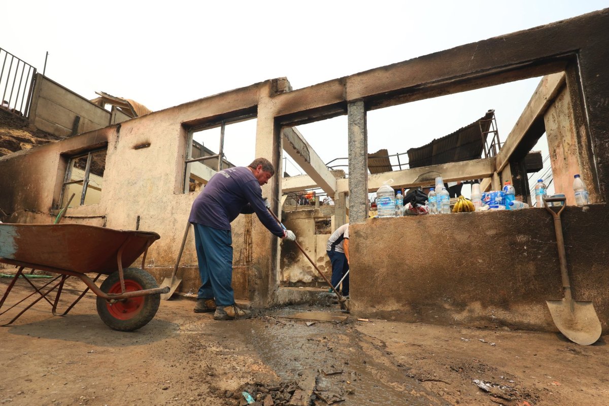 <p>El plan que el sector privado ofreció y tiene listo para reconstruir viviendas tras los incendios y no repetir los errores de Valparaíso en 2024</p>