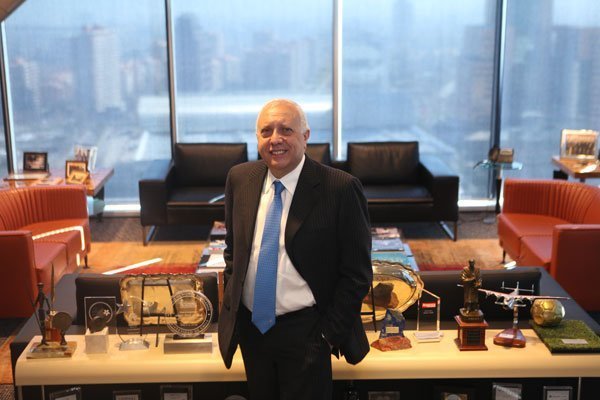 <p>Álvaro Saieh vende acciones de SMU por $ 6 mil millones y anuncia el fin del ciclo de ventas asociadas al servicio de sus deudas</p>