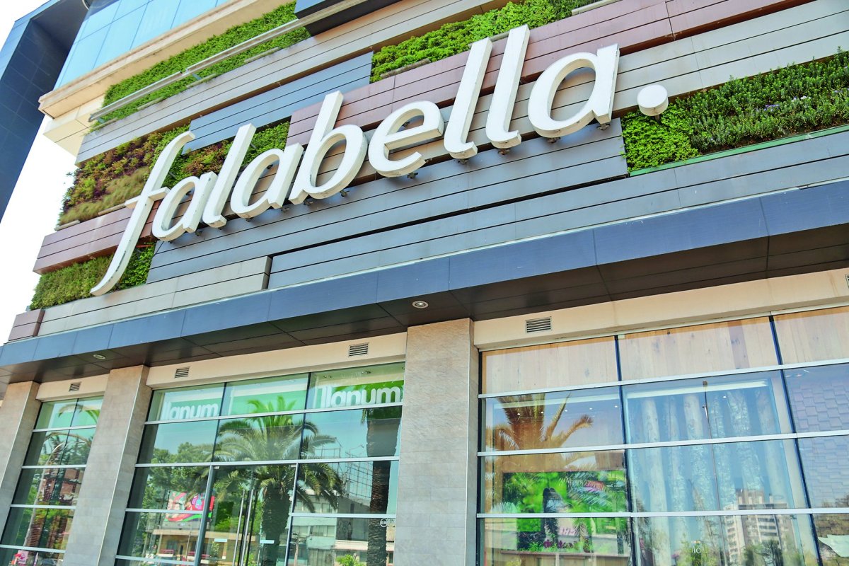 <p>AFP salen a comprar más acciones de Falabella para asegurar un director en la próxima junta</p>