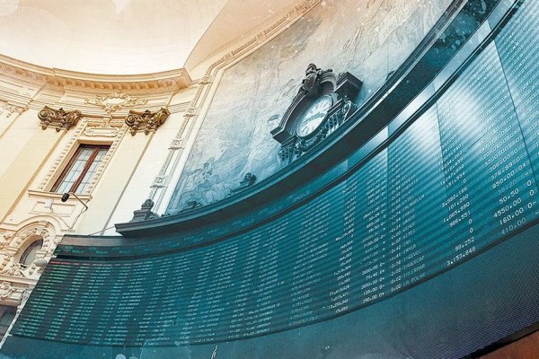 <p>Cinco acciones que entusiasman en la temporada de resultados corporativos</p>