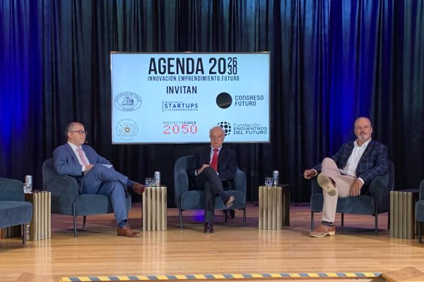 Hernán Cheyre y José Miguel Benavente durante el panel. Foto: Corfo