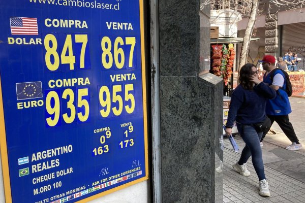 <p>¿Está para comprar? Expertos abordan la rápida caída del dólar a $ 860 y condicionan nuevas bajas a la evolución del escenario global</p>