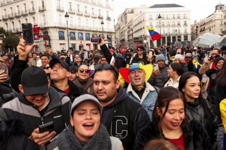 Venezolanos del interior y exiliados se enfrentan en Madrid