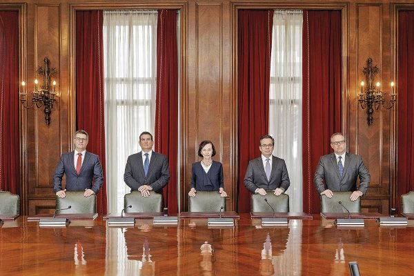 <p>Banco Central mantiene la tasa, pero da señales de nuevos recortes ante una menor inflación de corto plazo</p>