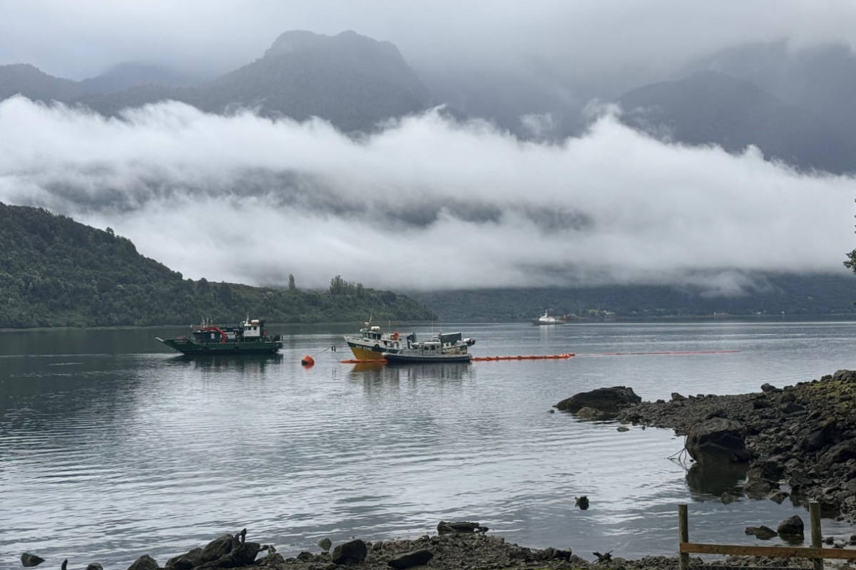 <p>Con saldo final de seis víctimas fatales termina búsqueda de tripulantes de embarcación hundida en Estuario de Reloncaví</p>