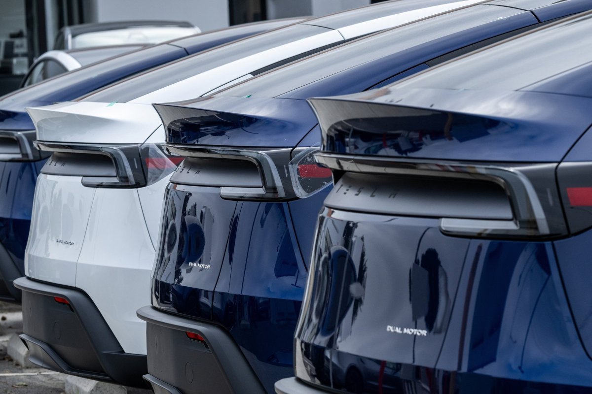 <p>Tesla anota primera caída anual de ingresos en 2025 y refuerza su giro a la IA con inversión en xAI</p>