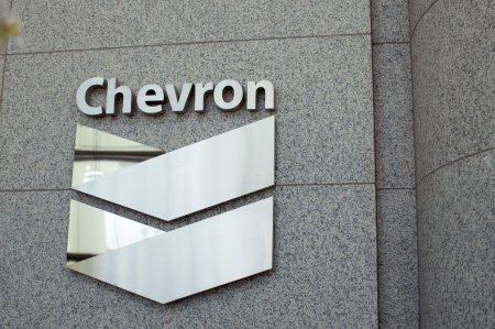 Chevron aumentará exportaciones de crudo venezolano a EEUU a 300.000 barriles en marzo