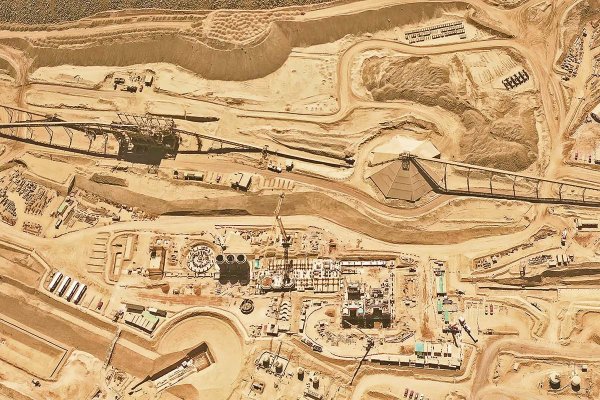 <p>Minera Mantoverde presenta "oferta final" a trabajadores que suman 26 días en huelga: incluye bono de término de conflicto por $ 15 millones</p>