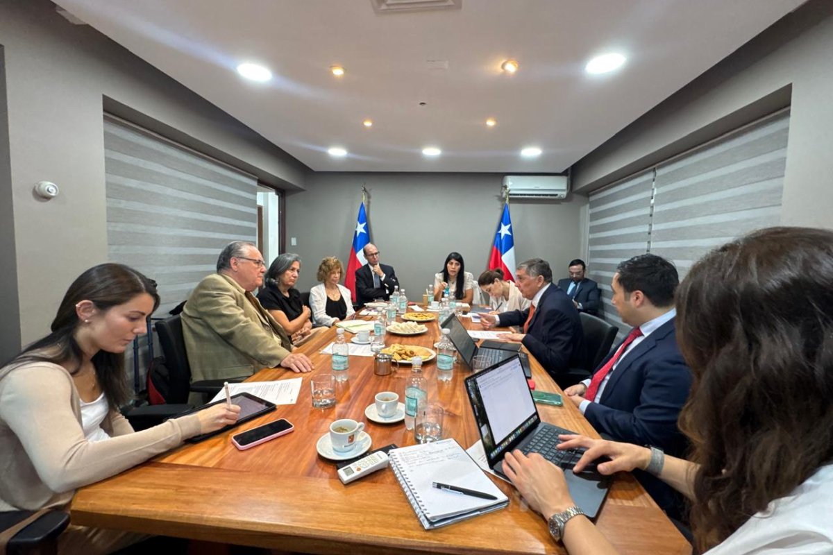 <p>Ley de Transparencia: el principal eje de la primera capacitación del gabinete de Kast en "La Moneda chica"</p>