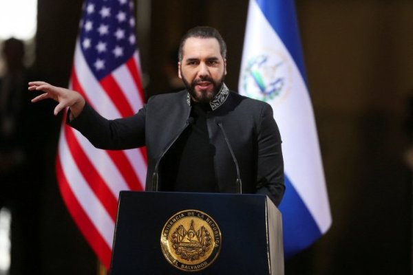 <p>El Salvador firma acuerdo comercial con EEUU</p>