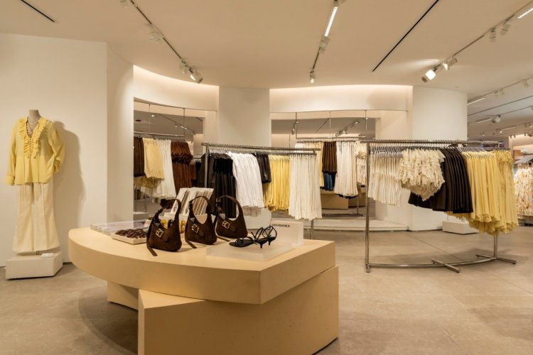 <p>H&M acelera su expansión en Latinoamérica y mejora sus márgenes pese a un año desafiante a nivel global</p>