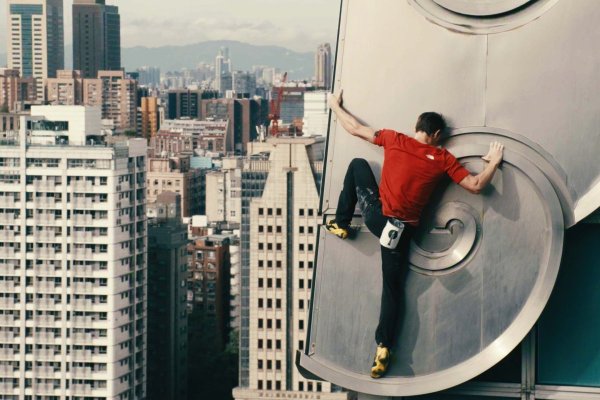 <p>¿Qué mueve a un deportista a trepar sin ayuda un rascacielos de 508 metros?</p>