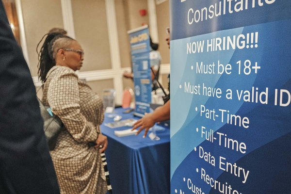 Grandes empresas de EEUU se preparan para despedir al menos a 52 mil trabajadores