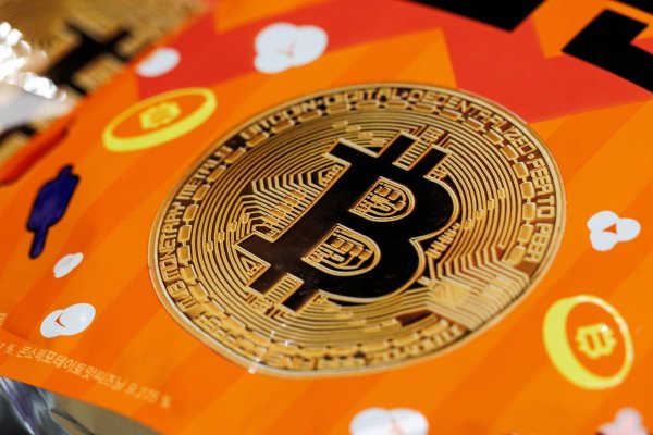 <p>Bitcoin cae a mínimos de dos meses tras nominación de Warsh a la Fed y salidas récord desde ETFs</p>