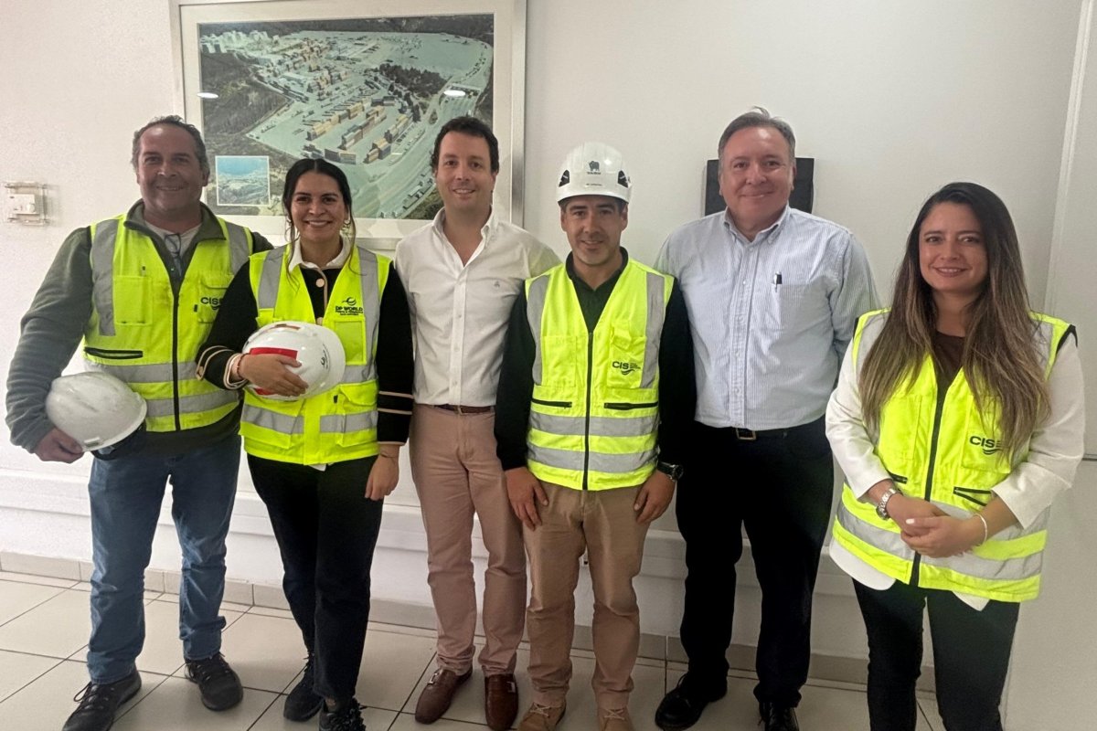 <p>ZEAL y DP World Chile exploran alianza para integrar capacidades y desarrollar soluciones conjuntas en Valparaíso</p>