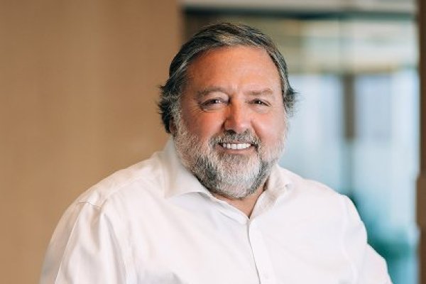 <p>Renuncia histórico vicepresidente de Entel: tiene planes para emprender en IA</p>