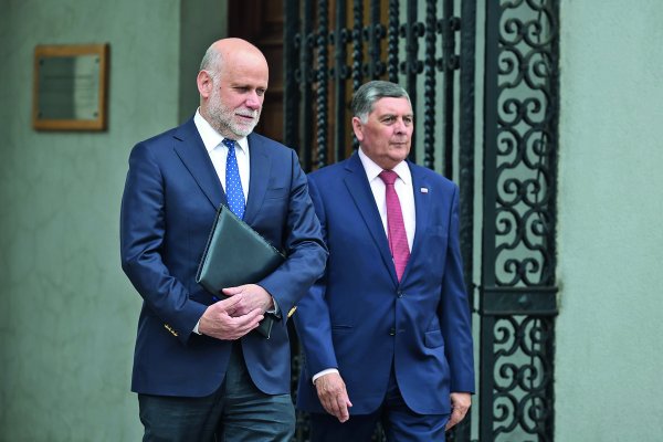 <p>Elizalde y Alvarado buscan bajar tensión en inicio de bilaterales para traspaso de mando</p>