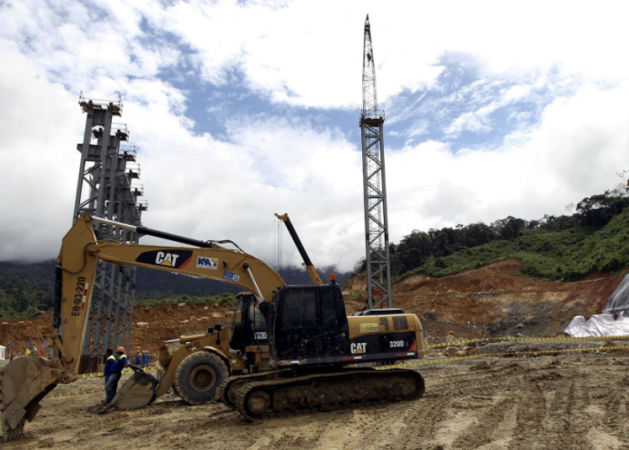 <p>Ecuador suspende actividades mineras en tres provincias por daños ambientales</p>