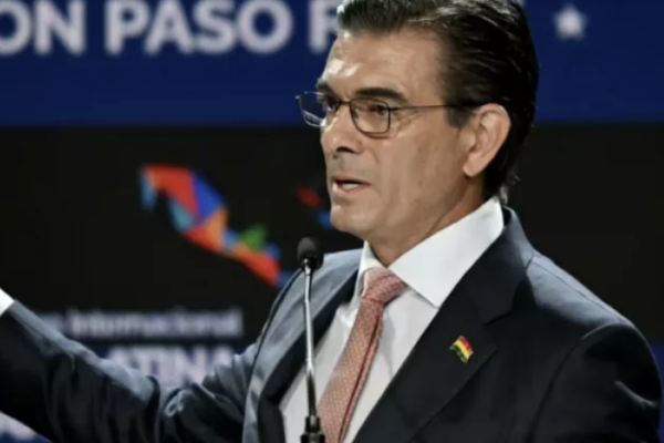 <p>Bolivia entierra 20 años de socialismo con reformas de “capitalismo para todos”</p>