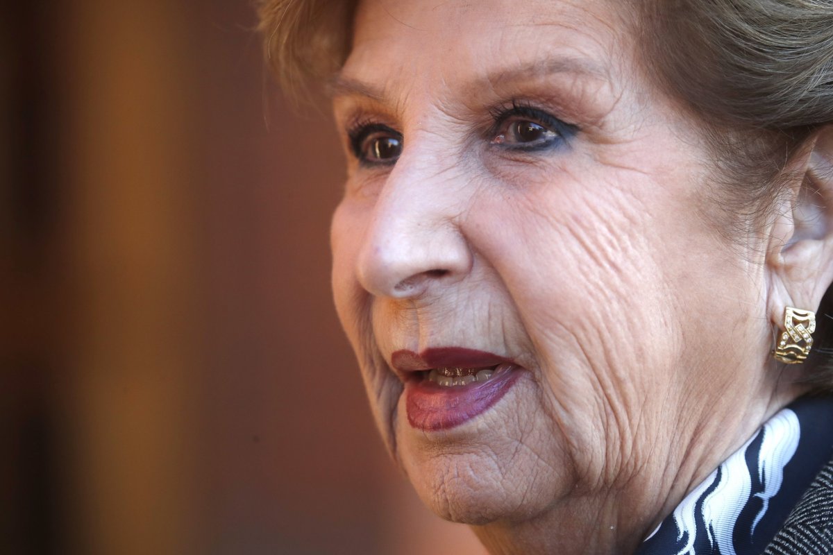 <p>Exprimera dama Marta Larraechea es traslada de urgencia a Santiago por emergencia cardiaca</p>