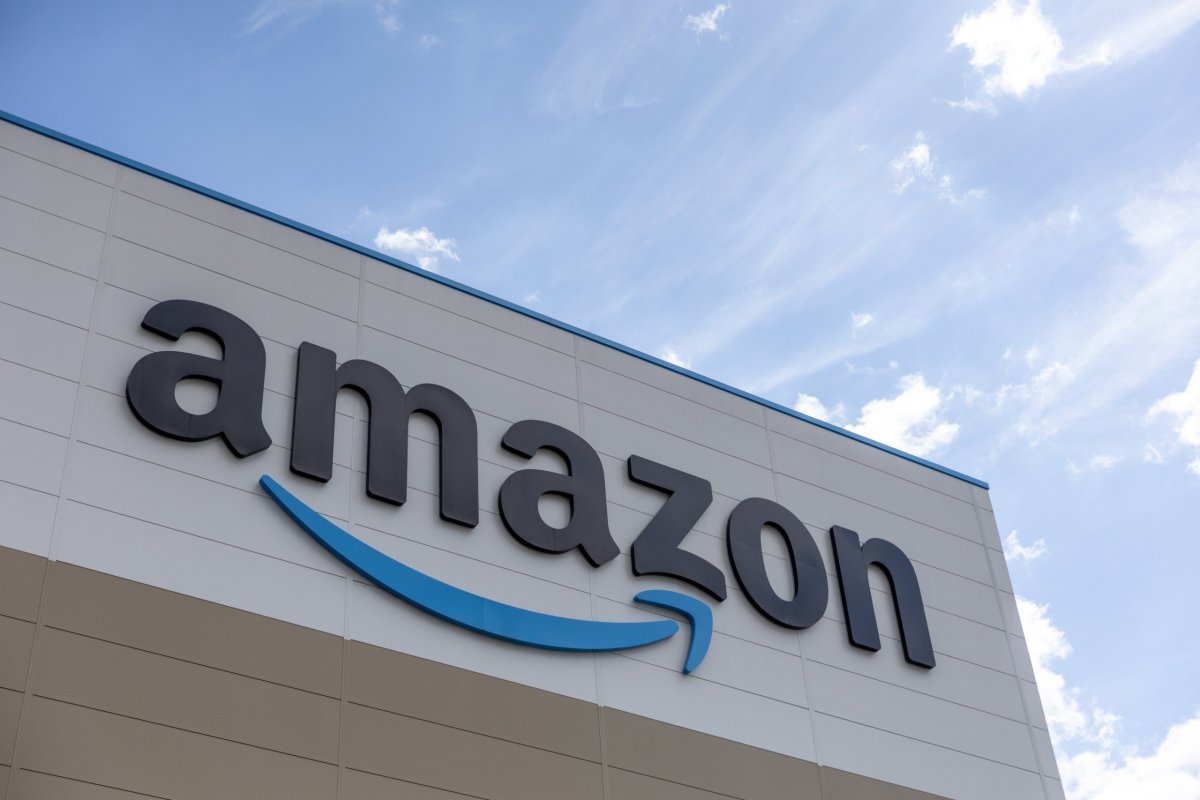 <p>Amazon cae con fuerza tras disparar su inversión en IA a US$ 200 mil para 2026</p>