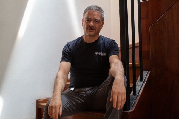 <p>Álvaro Soto, director del Centro Nacional de Inteligencia Artificial (Cenia). Foto: Tamara Silva</p>