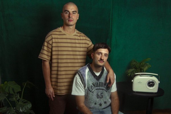 <p>De TikTok al Top 50 Viral Global: El camino de la banda chilena “Amigo de Artistas”</p>