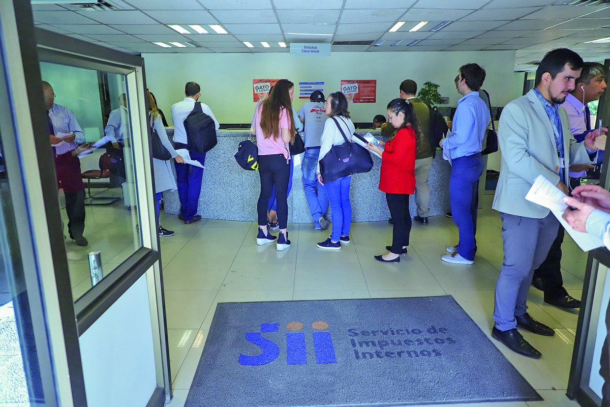 <p>Otra pesada mochila que asumirá Kast: exenciones y regímenes tributarios continuarán erosionando la recaudación al menos hasta 2030</p>