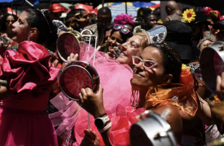 Disfrutar del Carnaval en Brasil se encareció casi un 80% en 10 años: ¿qué artículos aumentaron su precio?