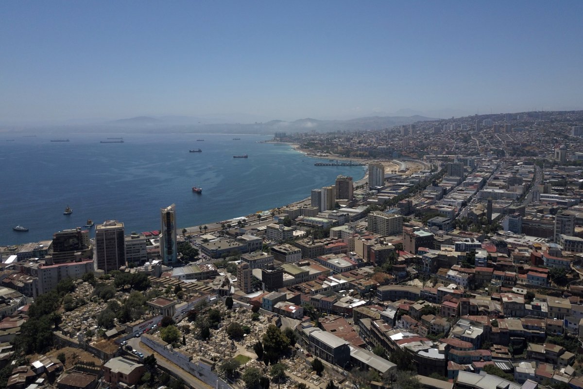 <p>Mercado inmobiliario del Gran Valparaíso: Viña del Mar lidera venta de departamentos y Villa Alemana encabeza la demanda de casas</p>