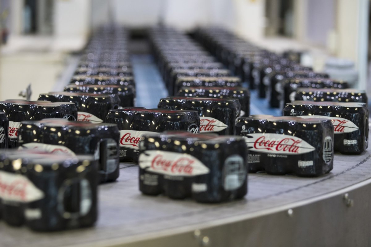 <p>Las perspectivas de Coca-Cola son decepcionantes ante el inminente cambio de director ejecutivo</p>